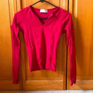 Long sleeve with v neck and cute sleeve pockets